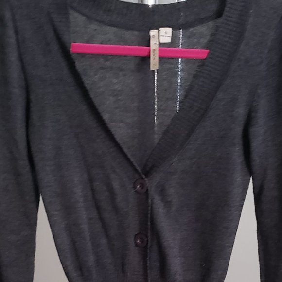 Long sleeve Gray buttoned down sweater - Picture 2 of 10